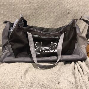medium size duffel bag